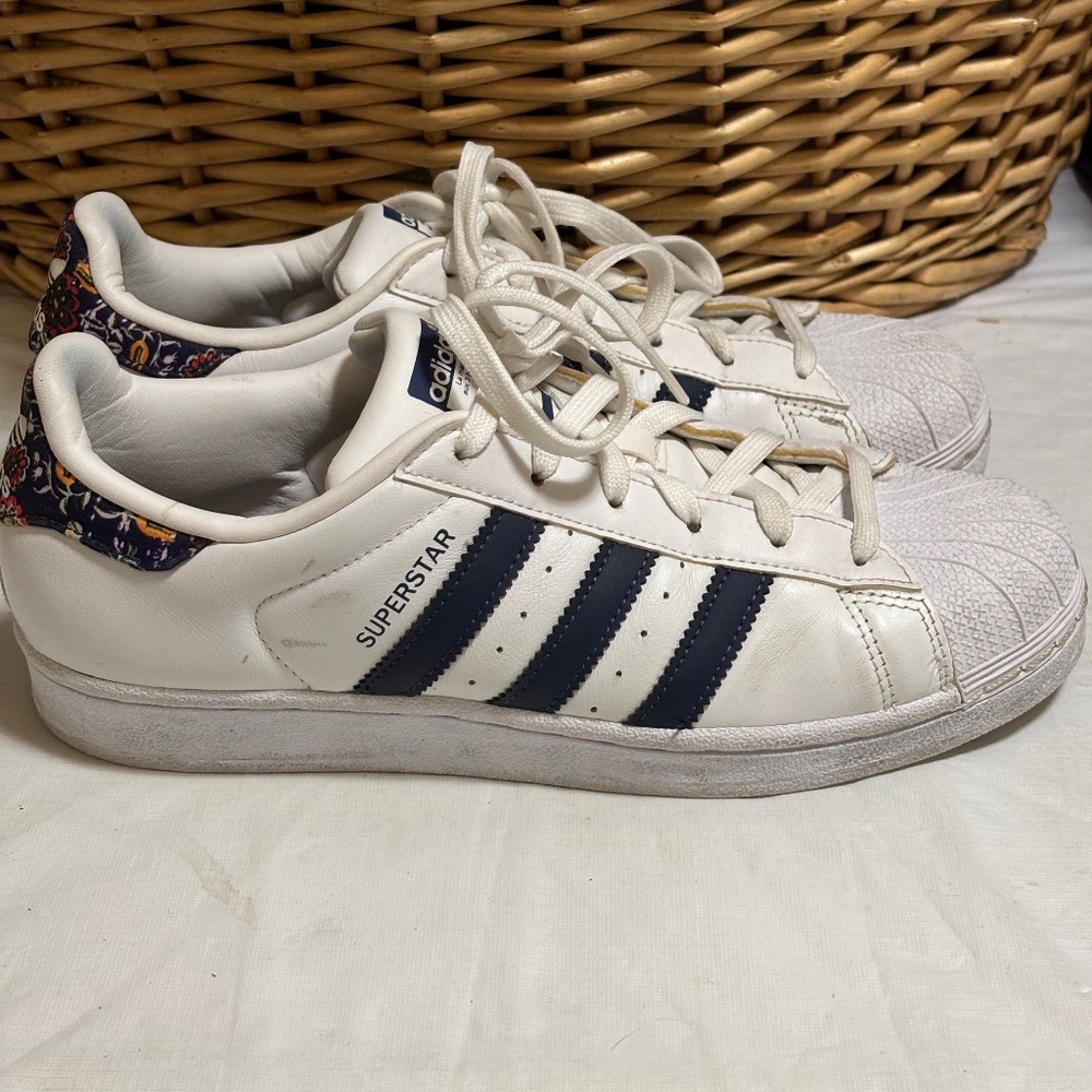 Adidas Superstar Liberty sneakers white leather, floral accent 8.5 women's